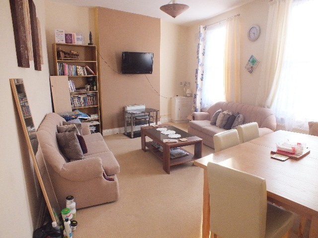 Large 1 bed flat - need 3 bed house